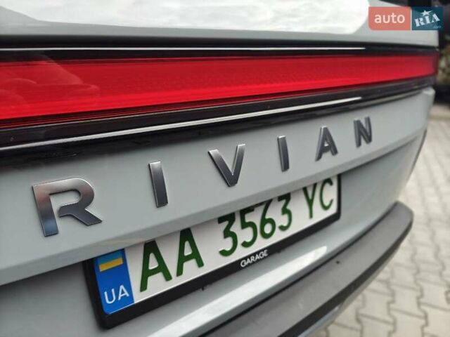 Синий Rivian R1S, объемом двигателя 0 л и пробегом 18 тыс. км за 58900 $, фото 11 на Automoto.ua