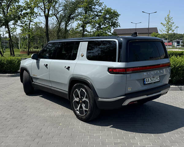 Синий Rivian R1S, объемом двигателя 0 л и пробегом 22 тыс. км за 51500 $, фото 4 на Automoto.ua