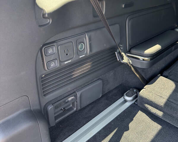 Синий Rivian R1S, объемом двигателя 0 л и пробегом 22 тыс. км за 51500 $, фото 20 на Automoto.ua