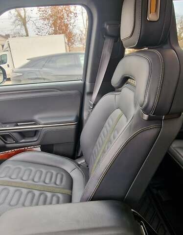 Синий Rivian R1S, объемом двигателя 0 л и пробегом 47 тыс. км за 55300 $, фото 5 на Automoto.ua