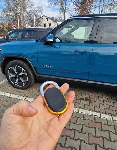 Синий Rivian R1S, объемом двигателя 0 л и пробегом 47 тыс. км за 55300 $, фото 44 на Automoto.ua
