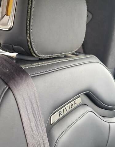 Синий Rivian R1S, объемом двигателя 0 л и пробегом 47 тыс. км за 55300 $, фото 23 на Automoto.ua