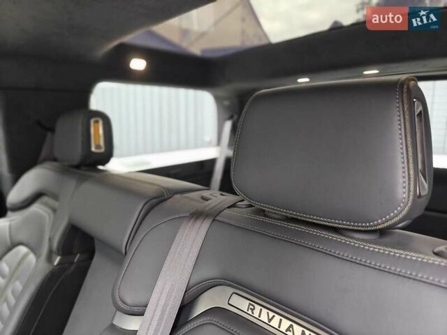 Синий Rivian R1S, объемом двигателя 0 л и пробегом 18 тыс. км за 58900 $, фото 27 на Automoto.ua