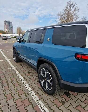 Синий Rivian R1S, объемом двигателя 0 л и пробегом 47 тыс. км за 55300 $, фото 34 на Automoto.ua