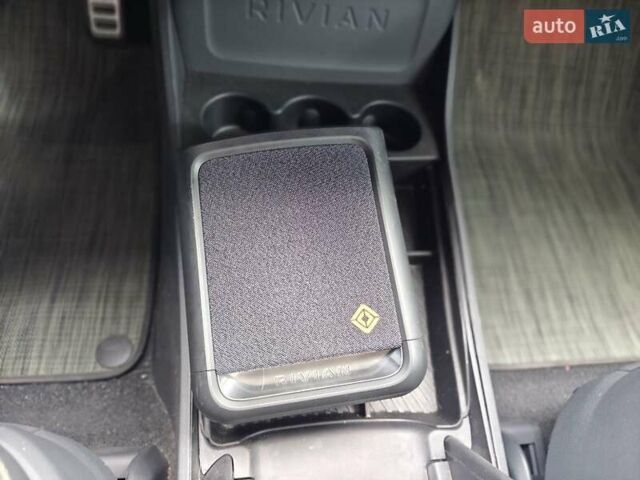 Синий Rivian R1S, объемом двигателя 0 л и пробегом 18 тыс. км за 58900 $, фото 39 на Automoto.ua