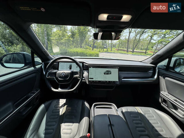 Синий Rivian R1S, объемом двигателя 0 л и пробегом 22 тыс. км за 51500 $, фото 8 на Automoto.ua
