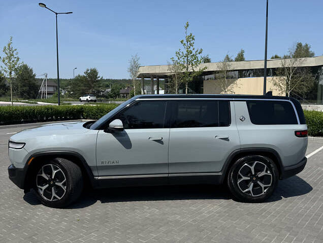 Синий Rivian R1S, объемом двигателя 0 л и пробегом 22 тыс. км за 51500 $, фото 3 на Automoto.ua