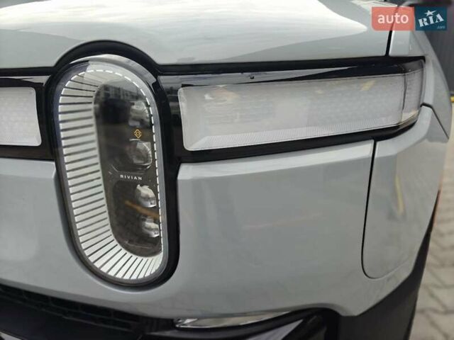 Синий Rivian R1S, объемом двигателя 0 л и пробегом 18 тыс. км за 58900 $, фото 8 на Automoto.ua