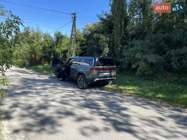 Зелений Rivian R1S, об'ємом двигуна 0 л та пробігом 30 тис. км за 42300 $, фото 5 на Automoto.ua
