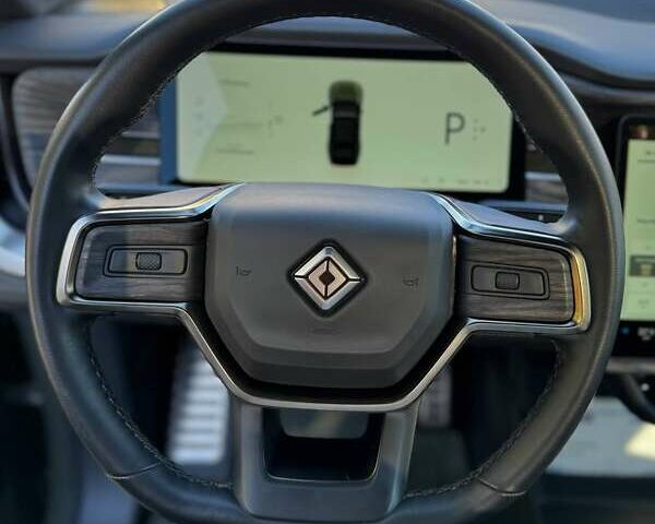 Зелений Rivian R1S, об'ємом двигуна 0 л та пробігом 33 тис. км за 48500 $, фото 11 на Automoto.ua