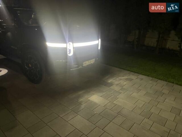 Зелений Rivian R1S, об'ємом двигуна 0 л та пробігом 30 тис. км за 42300 $, фото 44 на Automoto.ua