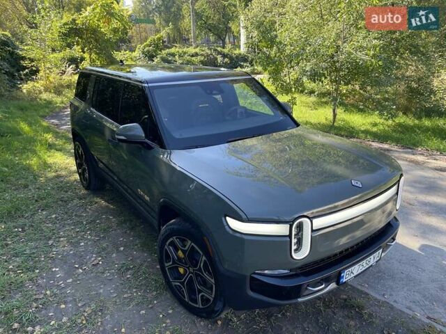 Зелений Rivian R1S, об'ємом двигуна 0 л та пробігом 30 тис. км за 42300 $, фото 3 на Automoto.ua