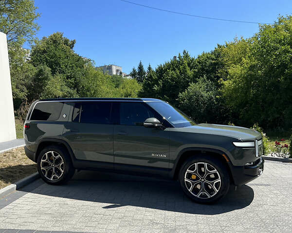 Зеленый Rivian R1S, объемом двигателя 0 л и пробегом 33 тыс. км за 47400 $, фото 1 на Automoto.ua
