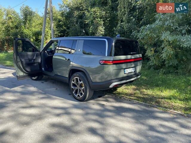 Зелений Rivian R1S, об'ємом двигуна 0 л та пробігом 30 тис. км за 42300 $, фото 1 на Automoto.ua