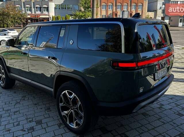 Зелений Rivian R1S, об'ємом двигуна 0 л та пробігом 33 тис. км за 48500 $, фото 4 на Automoto.ua