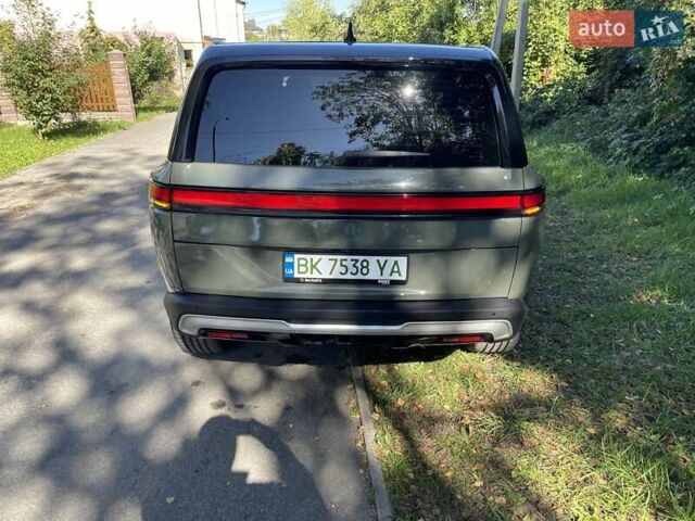 Зелений Rivian R1S, об'ємом двигуна 0 л та пробігом 30 тис. км за 42300 $, фото 38 на Automoto.ua