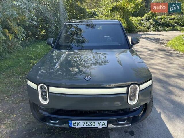 Зелений Rivian R1S, об'ємом двигуна 0 л та пробігом 30 тис. км за 42300 $, фото 2 на Automoto.ua