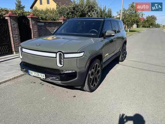 Зелений Rivian R1S, об'ємом двигуна 0 л та пробігом 30 тис. км за 42300 $, фото 43 на Automoto.ua