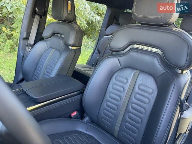 Зелений Rivian R1S, об'ємом двигуна 0 л та пробігом 30 тис. км за 42300 $, фото 25 на Automoto.ua
