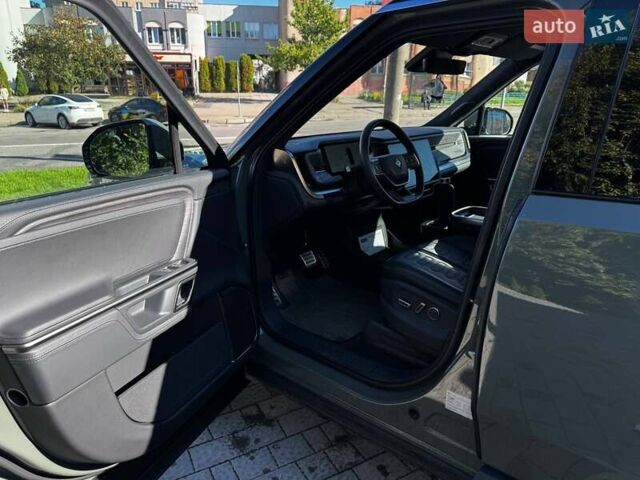 Зелений Rivian R1S, об'ємом двигуна 0 л та пробігом 33 тис. км за 48500 $, фото 8 на Automoto.ua