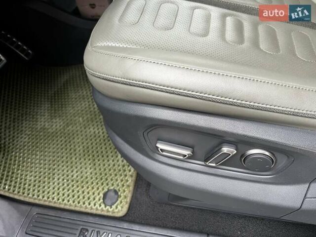 Зелений Rivian R1S, об'ємом двигуна 0 л та пробігом 35 тис. км за 54500 $, фото 10 на Automoto.ua