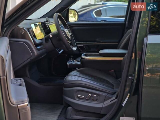 Зеленый Rivian R1S, объемом двигателя 0 л и пробегом 34 тыс. км за 79990 $, фото 58 на Automoto.ua