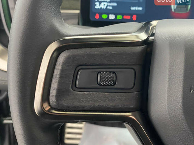 Зелений Rivian R1S, об'ємом двигуна 0 л та пробігом 26 тис. км за 49950 $, фото 14 на Automoto.ua