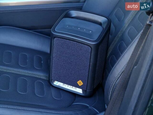 Зеленый Rivian R1S, объемом двигателя 0 л и пробегом 34 тыс. км за 79990 $, фото 89 на Automoto.ua