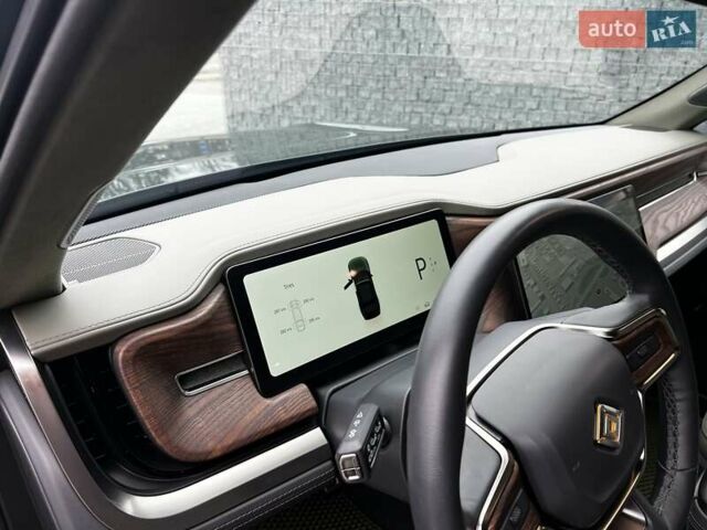 Зелений Rivian R1S, об'ємом двигуна 0 л та пробігом 35 тис. км за 54500 $, фото 9 на Automoto.ua