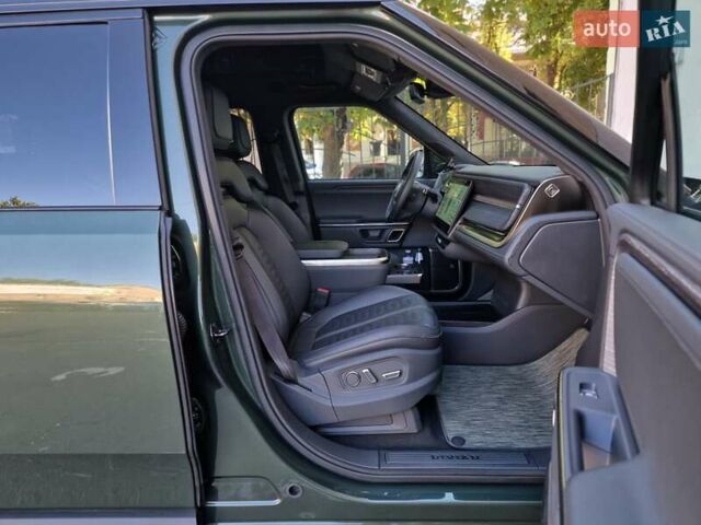 Зеленый Rivian R1S, объемом двигателя 0 л и пробегом 34 тыс. км за 79990 $, фото 61 на Automoto.ua