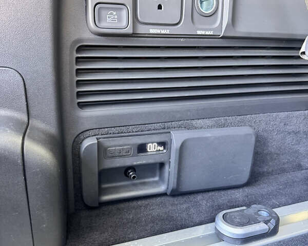 Зеленый Rivian R1S, объемом двигателя 0 л и пробегом 5 тыс. км за 49999 $, фото 12 на Automoto.ua