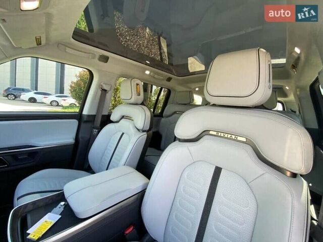 Зелений Rivian R1S, об'ємом двигуна 0 л та пробігом 2 тис. км за 28400 $, фото 15 на Automoto.ua