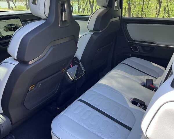 Зеленый Rivian R1S, объемом двигателя 0 л и пробегом 12 тыс. км за 46000 $, фото 14 на Automoto.ua