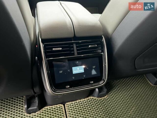 Зелений Rivian R1S, об'ємом двигуна 0 л та пробігом 35 тис. км за 54500 $, фото 15 на Automoto.ua