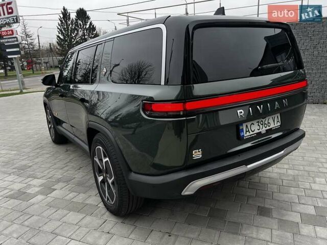 Зелений Rivian R1S, об'ємом двигуна 0 л та пробігом 35 тис. км за 54500 $, фото 3 на Automoto.ua