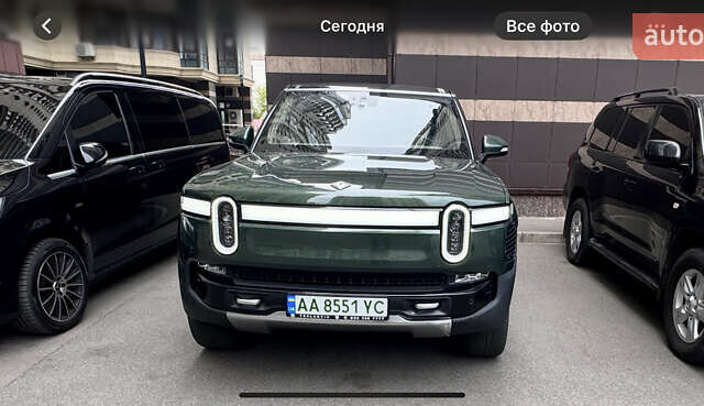 Зеленый Rivian R1S, объемом двигателя 0 л и пробегом 5 тыс. км за 49999 $, фото 1 на Automoto.ua