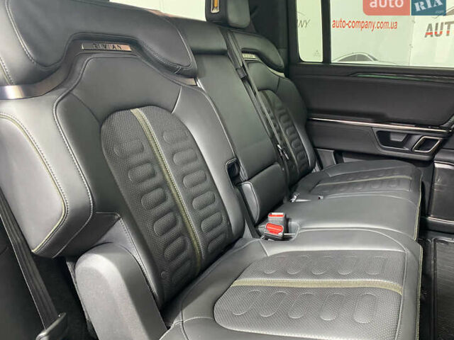 Зелений Rivian R1S, об'ємом двигуна 0 л та пробігом 26 тис. км за 49950 $, фото 10 на Automoto.ua