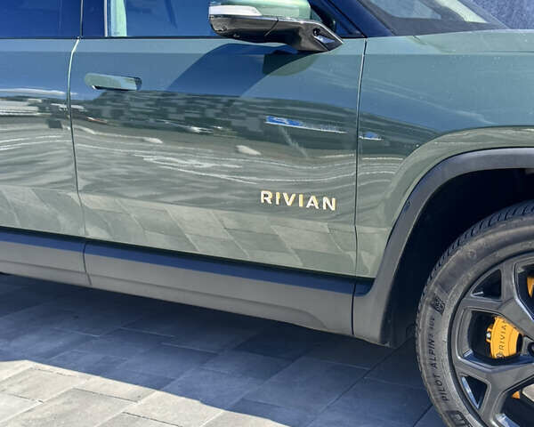 Зеленый Rivian R1S, объемом двигателя 0 л и пробегом 5 тыс. км за 49999 $, фото 1 на Automoto.ua