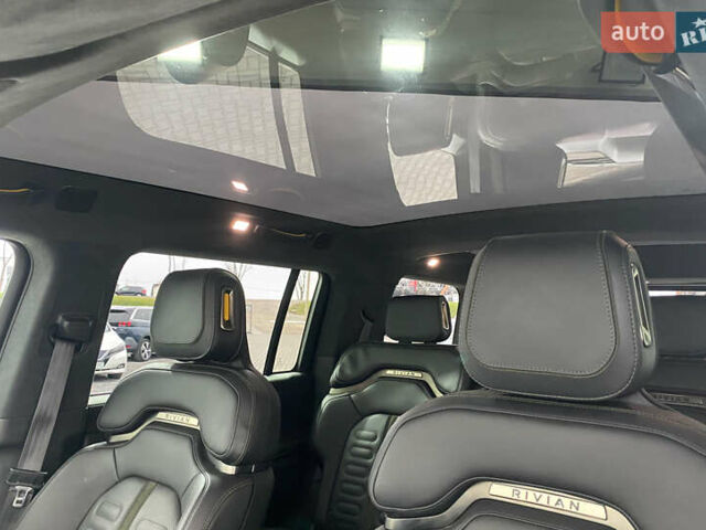 Зелений Rivian R1S, об'ємом двигуна 0 л та пробігом 26 тис. км за 49950 $, фото 36 на Automoto.ua