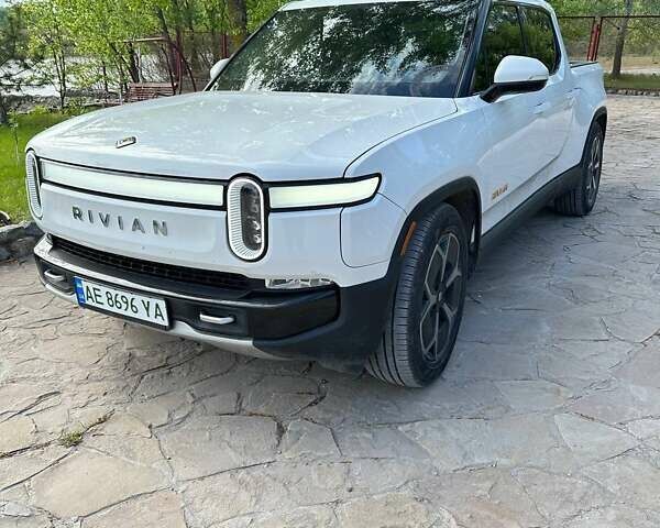 Белый Rivian R1T, объемом двигателя 0 л и пробегом 27 тыс. км за 55000 $, фото 3 на Automoto.ua