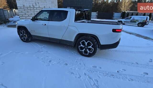 Білий Rivian R1T, об'ємом двигуна 0 л та пробігом 62 тис. км за 48000 $, фото 6 на Automoto.ua