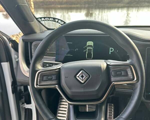 Белый Rivian R1T, объемом двигателя 0 л и пробегом 27 тыс. км за 55000 $, фото 9 на Automoto.ua