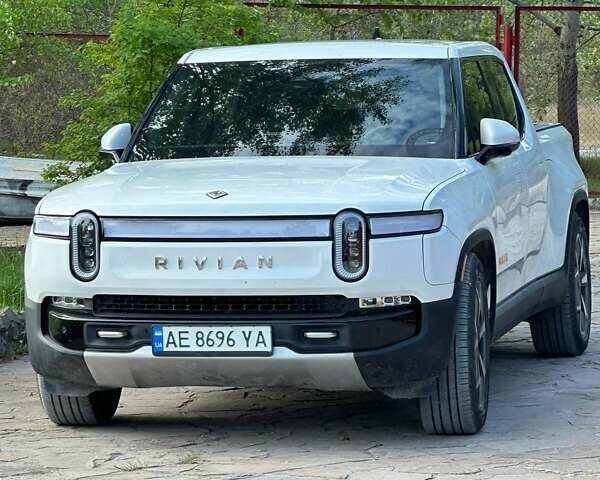 Белый Rivian R1T, объемом двигателя 0 л и пробегом 27 тыс. км за 55000 $, фото 4 на Automoto.ua