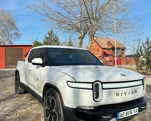 Белый Rivian R1T, объемом двигателя 0 л и пробегом 27 тыс. км за 55000 $, фото 22 на Automoto.ua