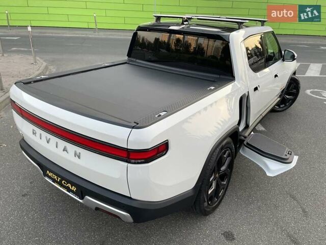 Белый Rivian R1T, объемом двигателя 0 л и пробегом 10 тыс. км за 49500 $, фото 14 на Automoto.ua
