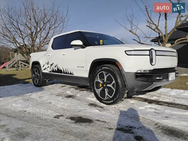 Белый Rivian R1T, объемом двигателя 0 л и пробегом 33 тыс. км за 49000 $, фото 2 на Automoto.ua