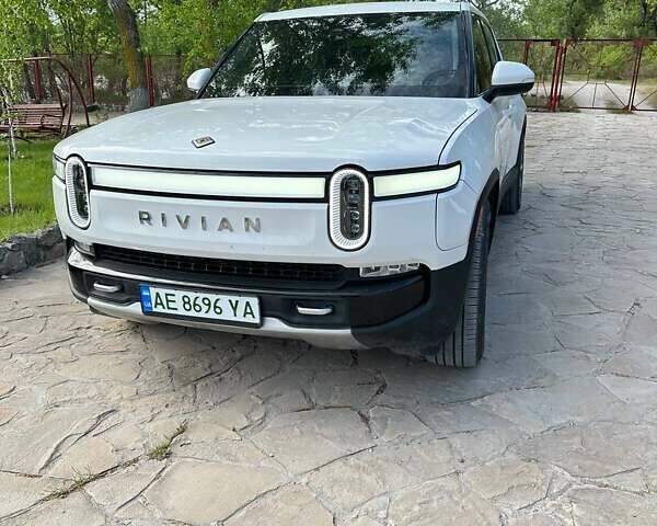 Белый Rivian R1T, объемом двигателя 0 л и пробегом 27 тыс. км за 55000 $, фото 5 на Automoto.ua