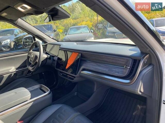 Белый Rivian R1T, объемом двигателя 0 л и пробегом 40 тыс. км за 43900 $, фото 8 на Automoto.ua