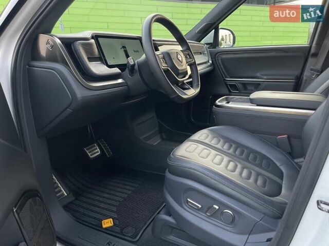 Белый Rivian R1T, объемом двигателя 0 л и пробегом 10 тыс. км за 49500 $, фото 21 на Automoto.ua