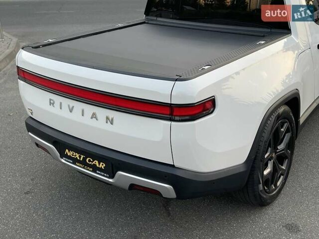 Белый Rivian R1T, объемом двигателя 0 л и пробегом 10 тыс. км за 49500 $, фото 9 на Automoto.ua